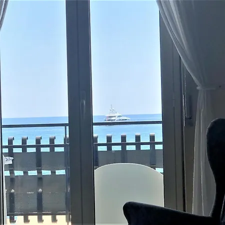 Vacanzenaxos - Casa Frontemare Apartment *