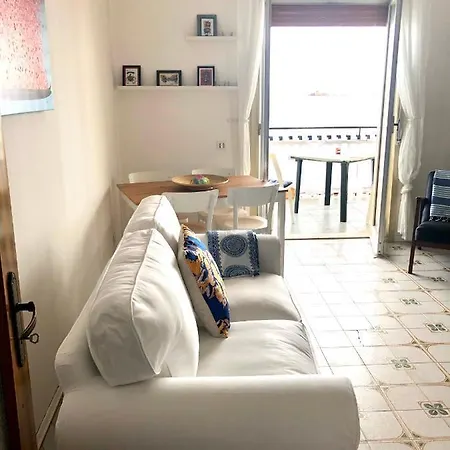 Vacanzenaxos - Casa Frontemare Giardini Naxos