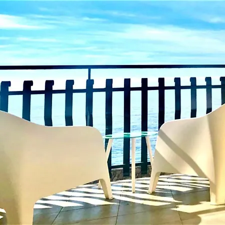 Vacanzenaxos - Casa Frontemare Apartment Giardini Naxos
