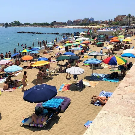 Vacanzenaxos - Casa Frontemare Apartment Giardini Naxos