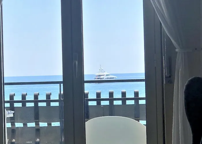 Vacanzenaxos - Casa Frontemare Apartment *