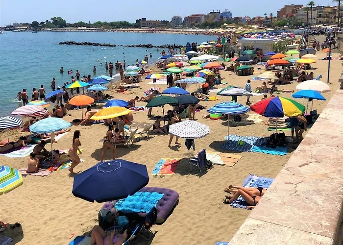 Vacanzenaxos - Casa Frontemare Apartment Giardini Naxos